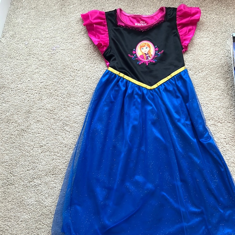 Anna‘s nightgown/costume
